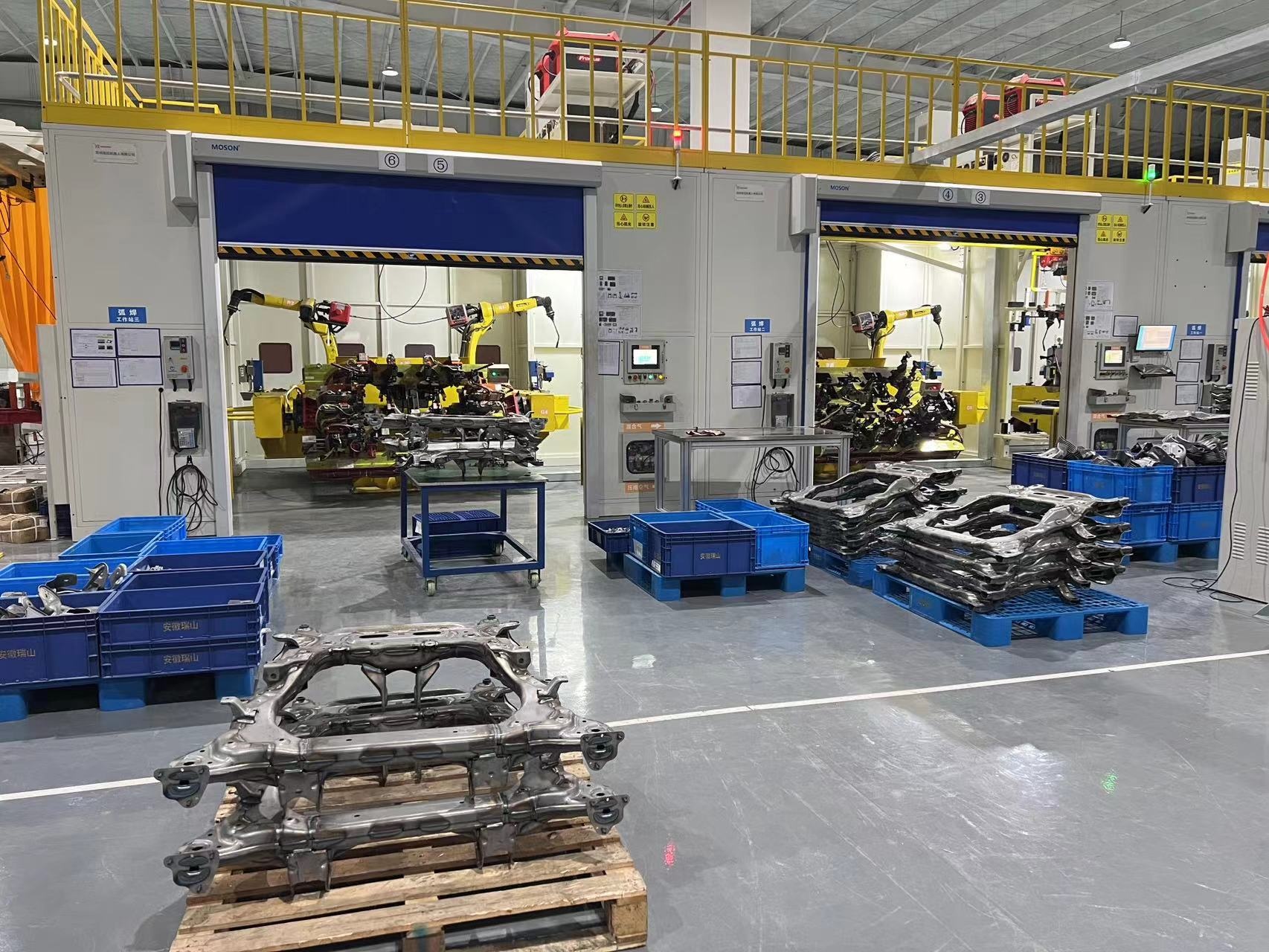 車(chē)架總成機(jī)器人雙機(jī)弧焊工作站案例！
